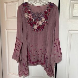 Johnny Was NWOT Embroidered Mauve Top